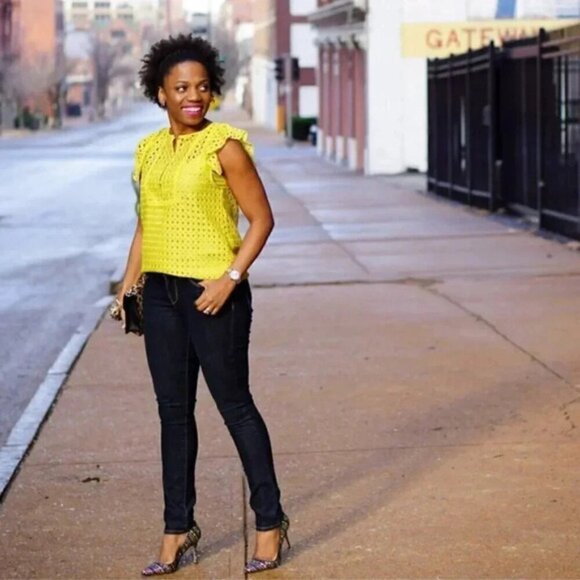 Banana Rupublic Yellow Eyelet Lace Ruffle Sleeve Blouse Top XS - Picture 1 of 6